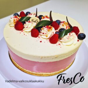 Vadelma valkosuklaakakku.